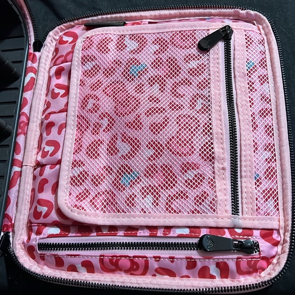 Impressions Vanity x Hello Kitty Cosmetic Bag with Faux Leather - Pink Animal - Picture 5 of 8